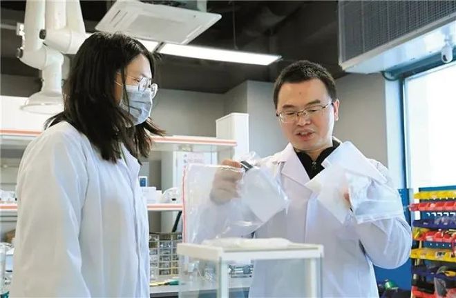 一分钟看天下潮商202306012(图1)
