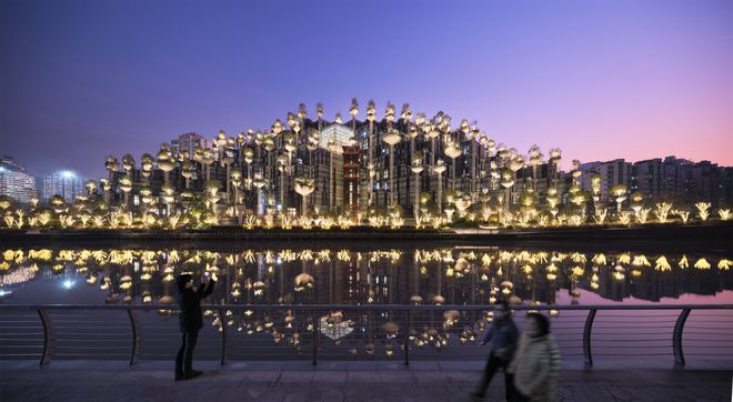 买球网站：他登上中国今年高考题：哗众取宠的建筑并不吸引我(图19)