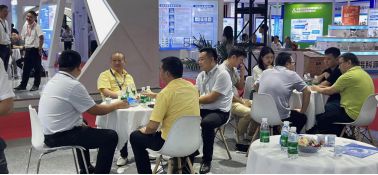 十大买球平台：抢占全球工业铝材高地！坚美铝业闪耀2024中国国际铝工业展(图2)