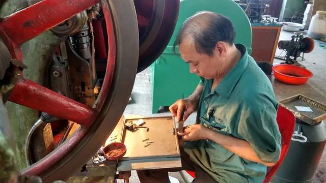 十大买球平台：“英雄”再归来“新”潮澎湃!中华老字号何以又新？(图3)