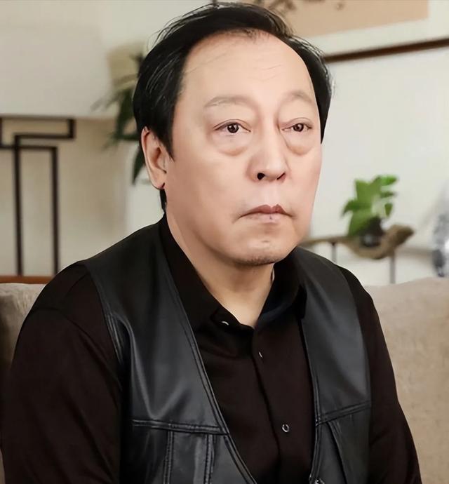 32岁肖战饰演钳工：10买球的app:年前原定男主胡歌《得闲谨制》有双重寓意(图2)