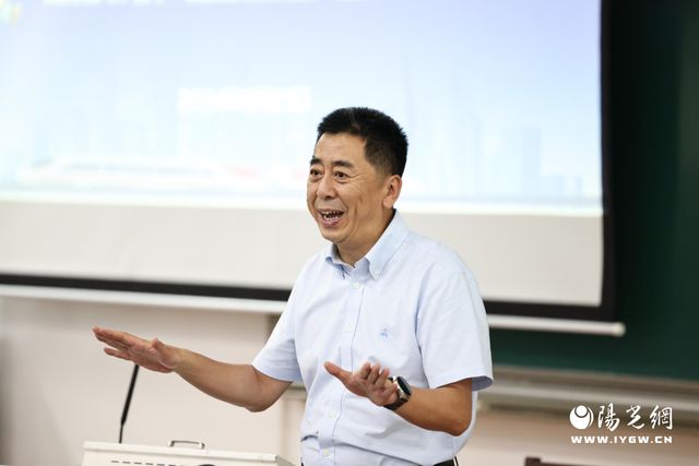 买球的app:2024“熊猫专列”启程川籍新生逐梦西安交大(图8)