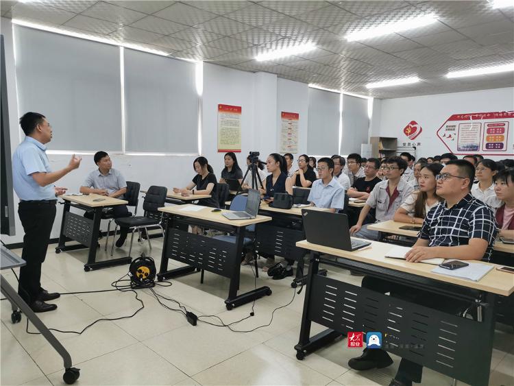 城阳区棘洪滩街道“利和萃取”：打造东西协作精准产业扶贫的“城阳样板”买球网站：(图8)