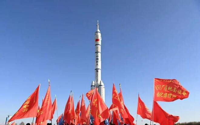 神十八4号返回东风着陆场准备太空方便餐保持精力充沛(图1)