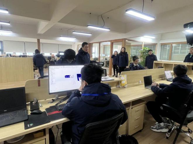 九亭镇先进制造业复工复产率高发展势头强劲(图1)