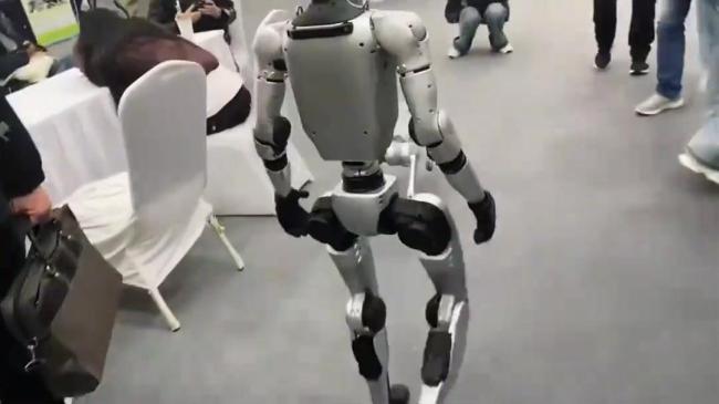 韩网友对中国功夫机器人开启夸夸模式中国科技的硬核创新(图8)
