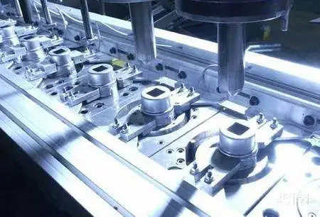 中国模具行业市场分析：技术赶超国际水平未来将朝“五化”趋势发展(图1)