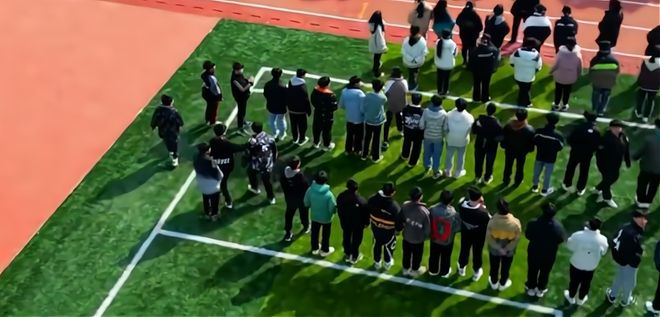 59岁教师被曝殴打10岁学生声称要从窗口丢下去老师：只是吓唬(图8)