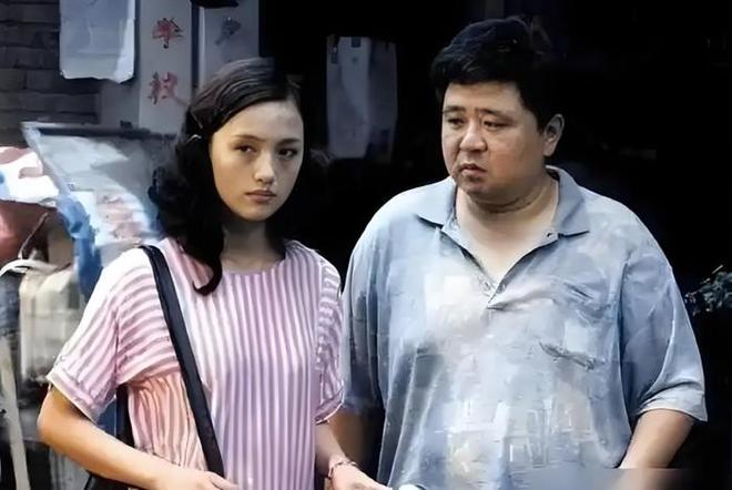 亲人曝光朱媛媛全家福！脸型和母亲神似知情人透露其父母背景(图8)