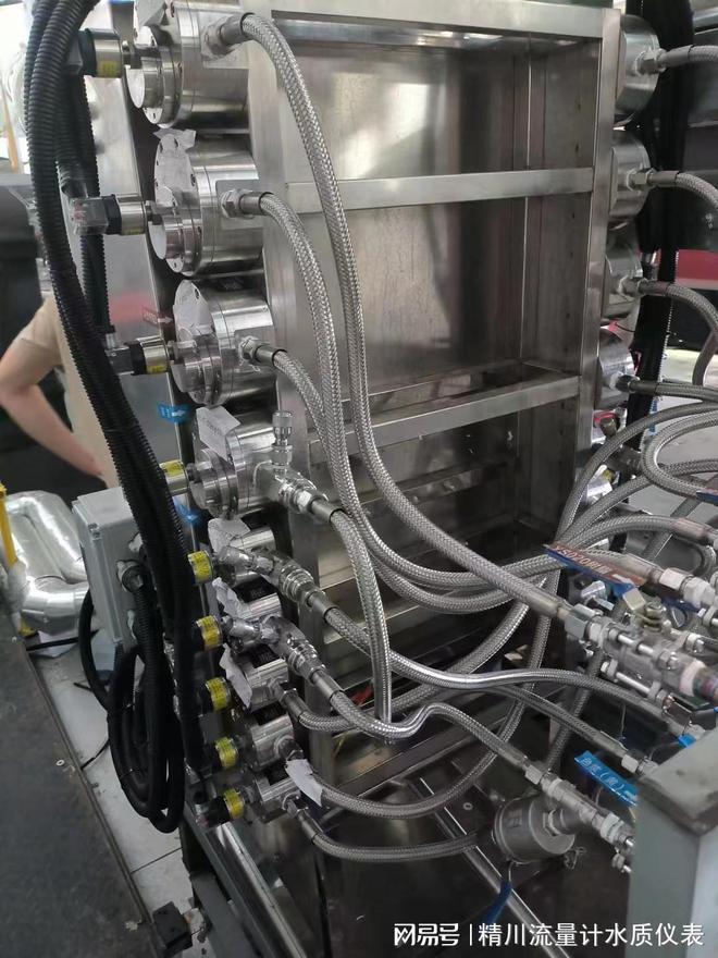 买球网站：定量灌装设备为何偏爱圆齿轮流量计？精川为您深度剖析(图1)