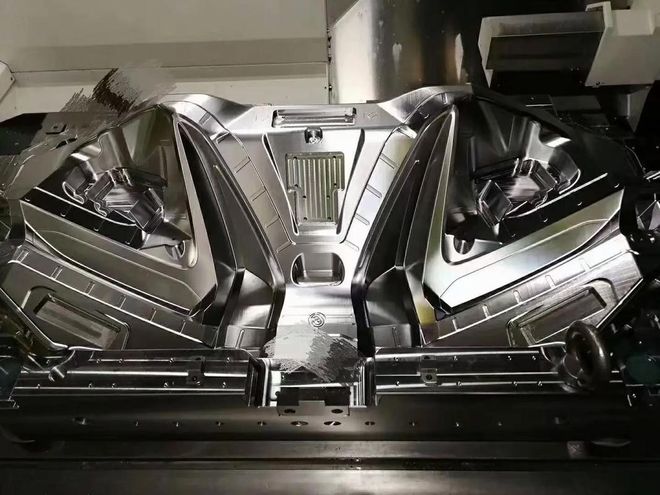 买球的app:匠心铸模智造未来：2025武汉汽车模具展会探寻工业基石新动能(图3)