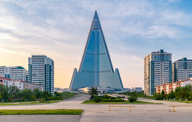 买球的app:金正恩出席九三大阅兵朝鲜经济迎来了怎样的历史机遇？(图3)