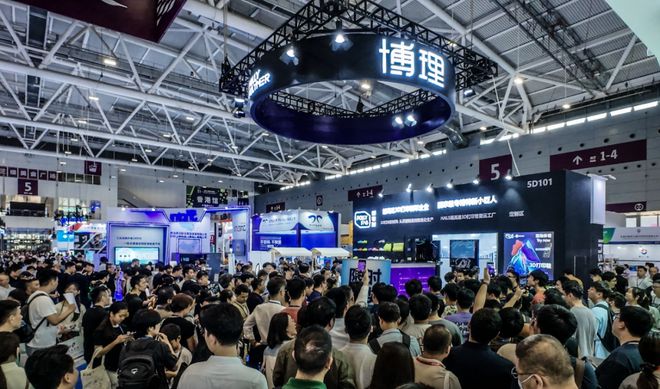 “来找3D打印应用人太多快累死我了”这届Formnext深圳展会观众超2万人(图2)