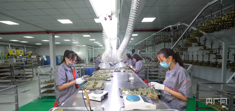 走进园区看企业｜宁远体育运动装备产业园：一根球杆“链”动百亿产业(图2)