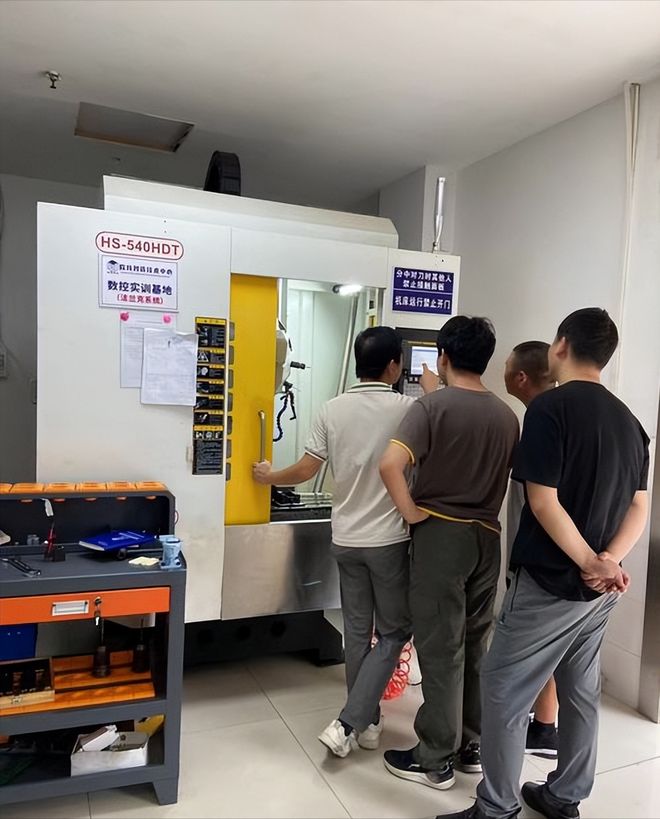 西方专家：中国工业太可怕如今剩最后一项顶尖工业没被中国攻克(图15)