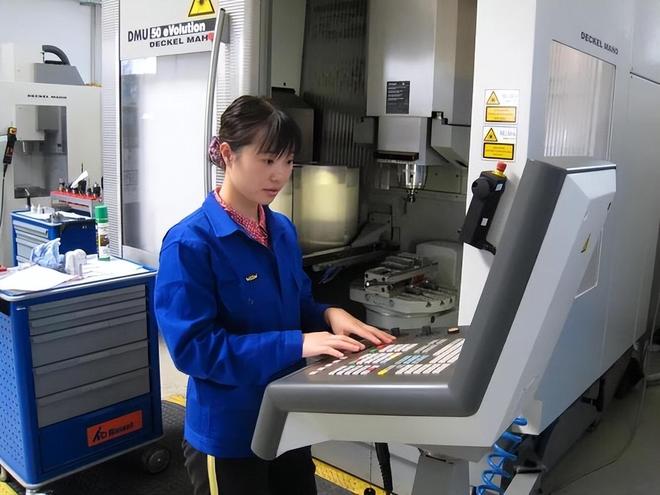西方专家：中国工业太可怕如今剩最后一项顶尖工业没被中国攻克(图18)