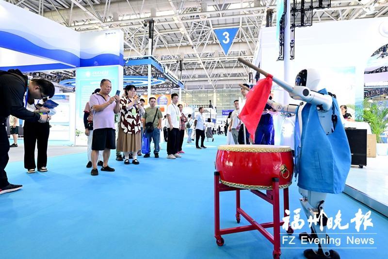 “国之重器”亮相世界航海装备大会(图2)