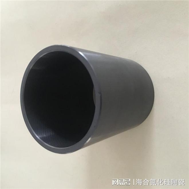 氮化硅陶瓷管：低润湿性防金属渗透原理与工业优势(图1)