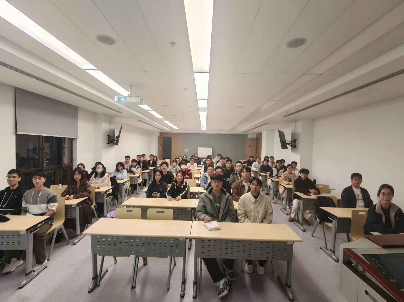 能动学院多个党团支部联合星航、首雁临时党支部开展共建活动(图1)