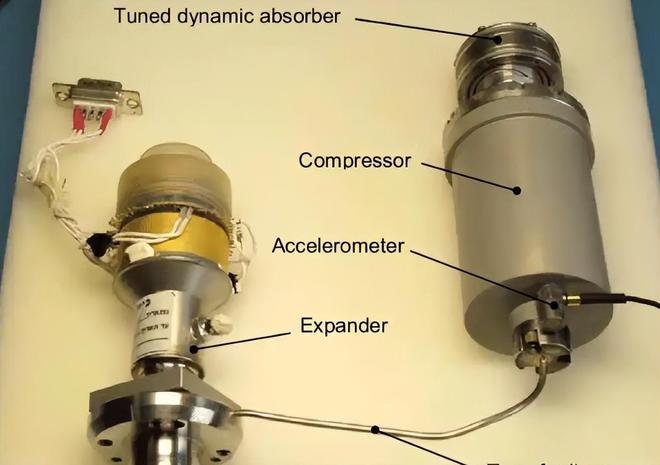 难怪涡扇15全球第一美军发现中国在太空造超级金属六代机已用(图5)