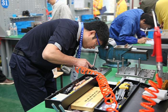 十大买球平台：2014年中国技能大赛—全国第三届模具工职业技能竞赛圆满落幕(图1)