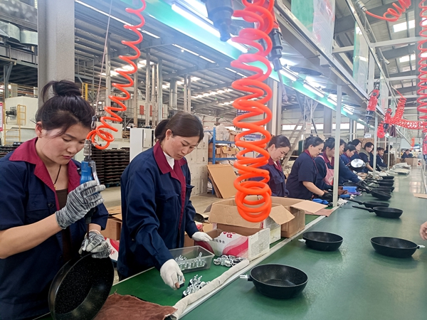 买球的app:云南富源县“绿色铝业”产业集群成效凸显(图2)