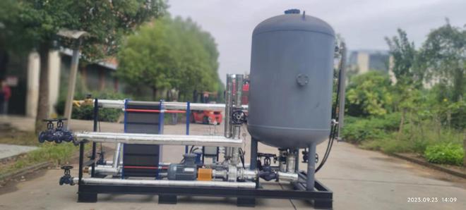 精准控温高效生产：模温机如何助力工业升级？(图1)