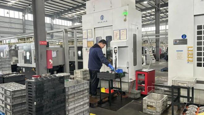 雨城区：冲刺四季度工业经济高质量发展动能强劲(图2)