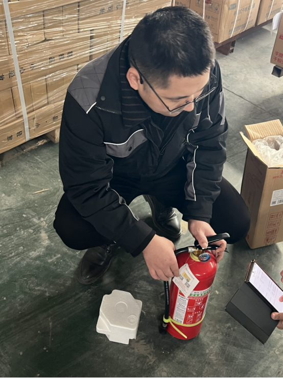 泡沫罩里的十大买球平台：创新密码：京东工业与江荆消防携手破局小小改进降成本赢得新市场(图3)