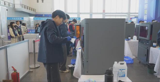 十大买球平台：国赛亮点观告别“老方法”制图员赛项探索模具智造新路径助力企业降本增效(图4)