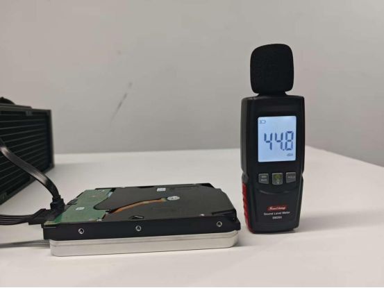 30TB大容量与HAMR技术如何应对存储需求涨潮？希捷银河ExosM30TB企业级硬盘评测十大买球平台：(图23)