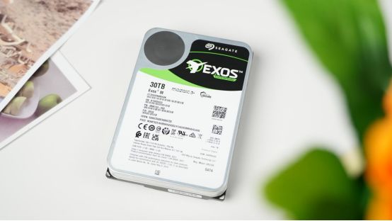 30TB大容量与HAMR技术如何应对存储需求涨潮？希捷银河ExosM30TB企业级硬盘评测十大买球平台：(图27)